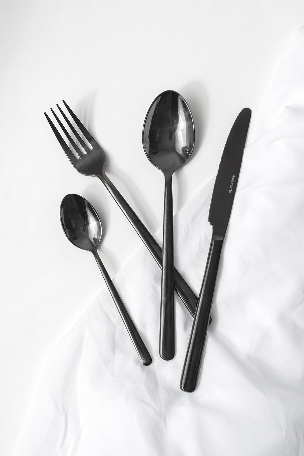 Eternum Eternum Bestickset Nardo Svart 16 delar-Holykitchen