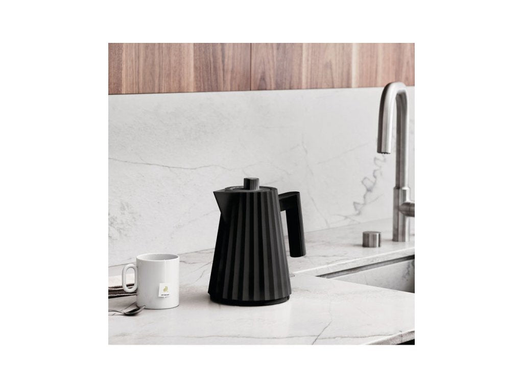 Alessi Elektrisk vattenkokare PLISSE 1 l, svart