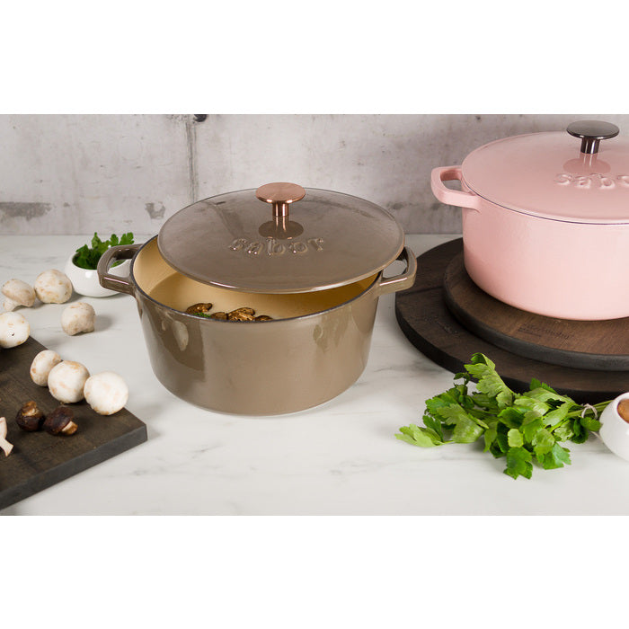 Sabor Gjutjärnsgryta 24 cm 4,4 L mahogny-Holykitchen