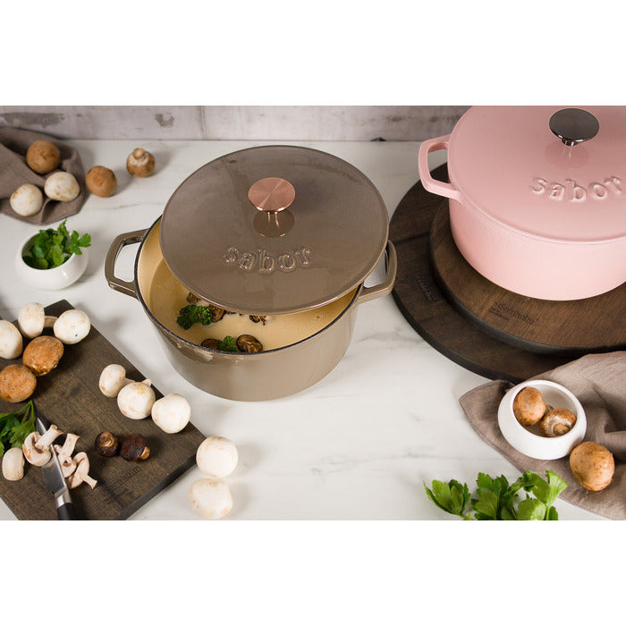 Sabor Gjutjärnsgryta 24 cm 4,4 L mahogny-Holykitchen