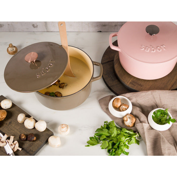 Sabor Gjutjärnsgryta 24 cm 4,4 L mahogny-Holykitchen