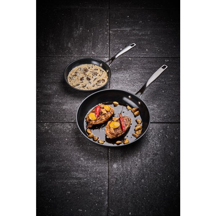 Modern House Black line Stekpanna 28 cm 2,5 l-Holykitchen