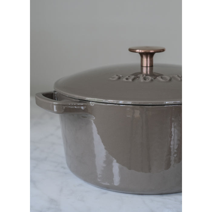 Sabor Gjutjärnsgryta 24 cm 4,4 L mahogny-Holykitchen