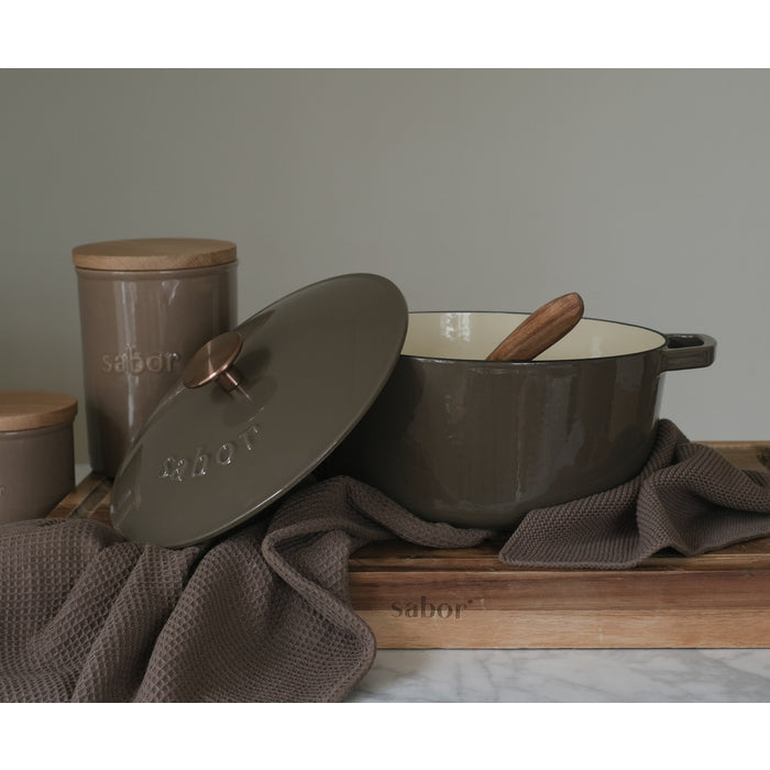 Sabor Gjutjärnsgryta 24 cm 4,4 L mahogny-Holykitchen