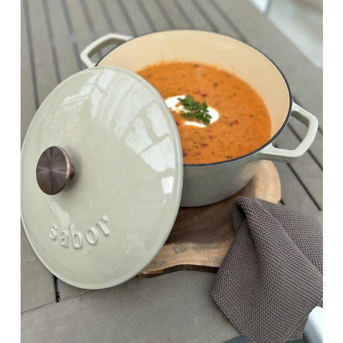 Sabor Gjutjärnsgryta 24 cm 4,4 L varmgrå-Holykitchen