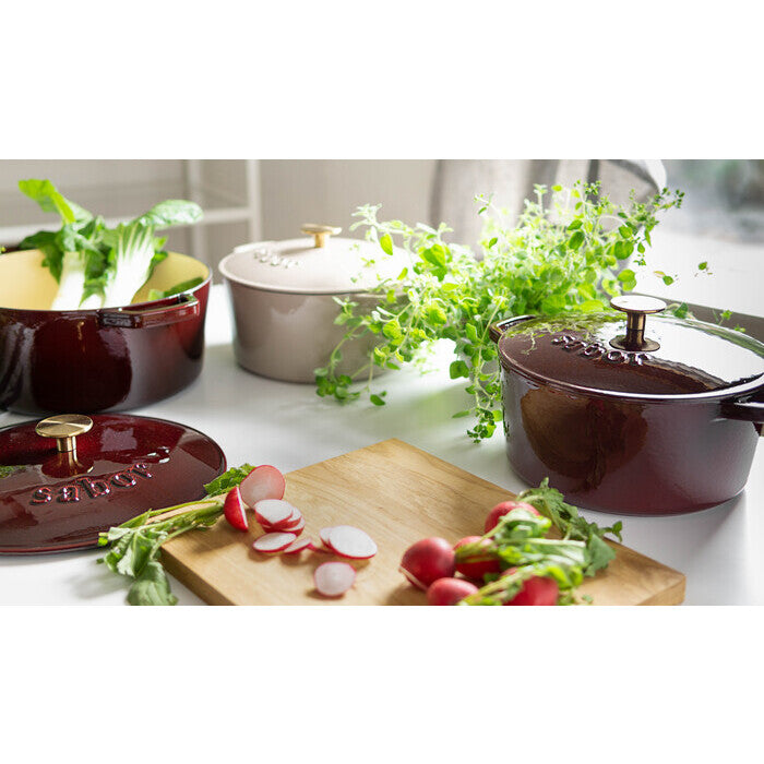 Sabor Gjutjärnsgryta 4,4 L zinfandel/mässing-Holykitchen