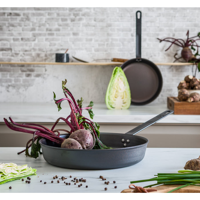 Anders Petter Signerat Stekpanna 24 cm 1,7 l-Holykitchen