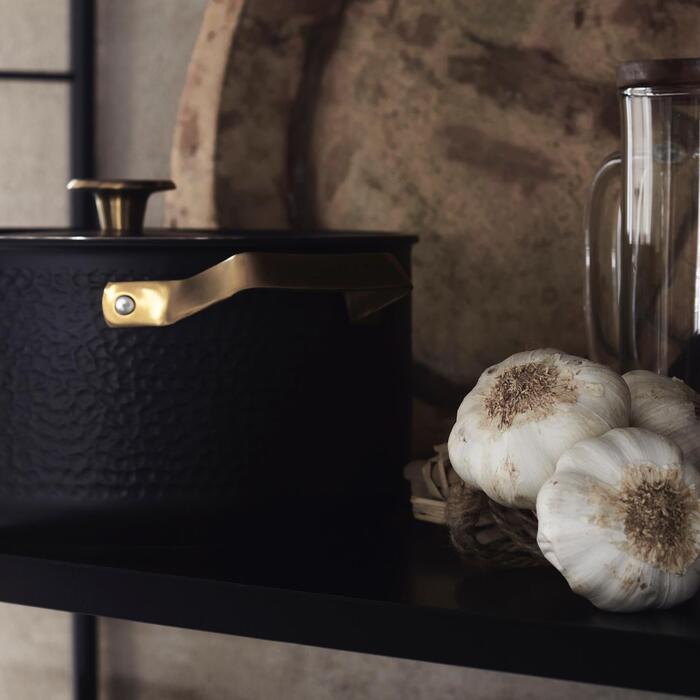 Vargen & Thor  Arvet Mio kastrull 4 L svart hamrad