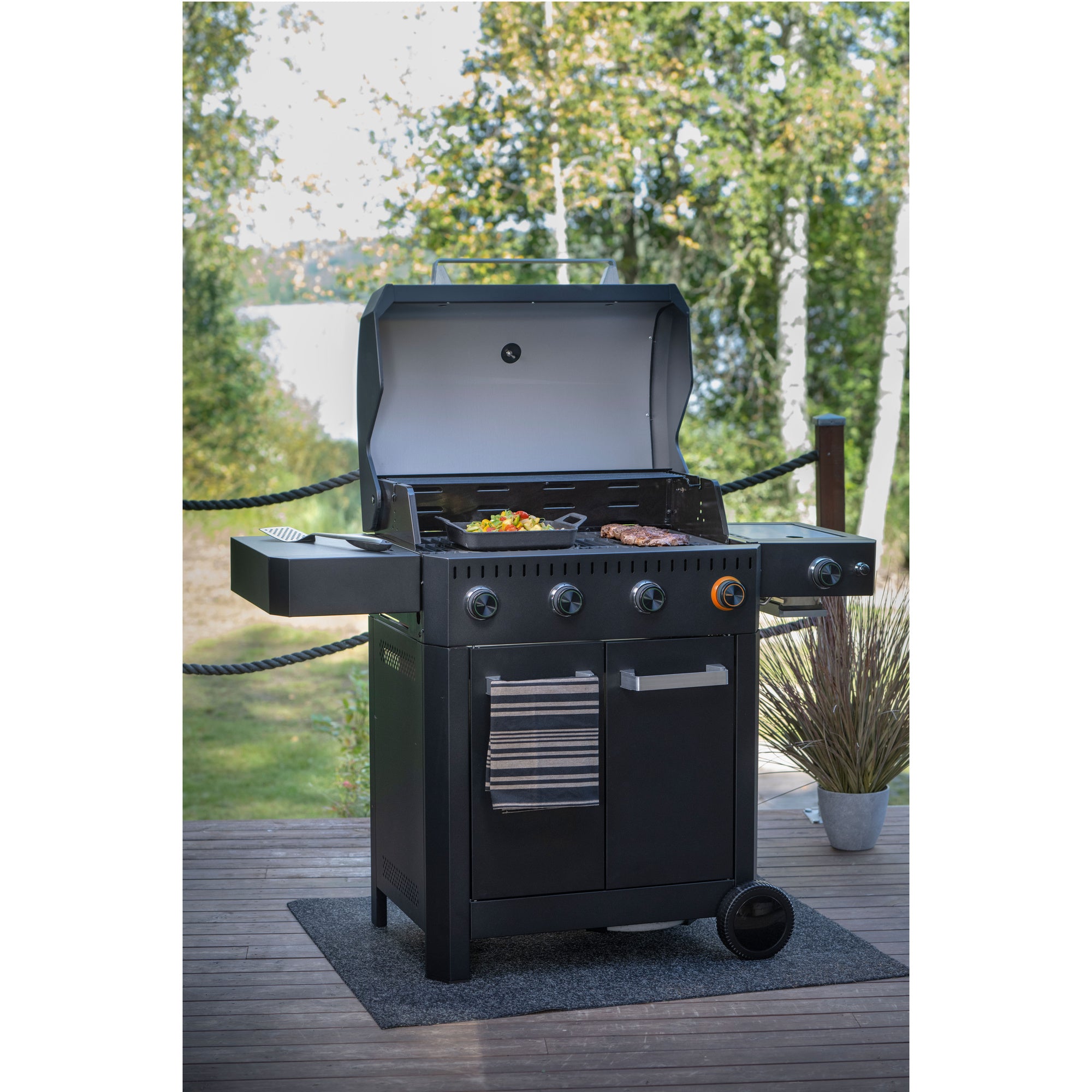 Mustang Gasolgrill Connoisseur 4+1-Holykitchen