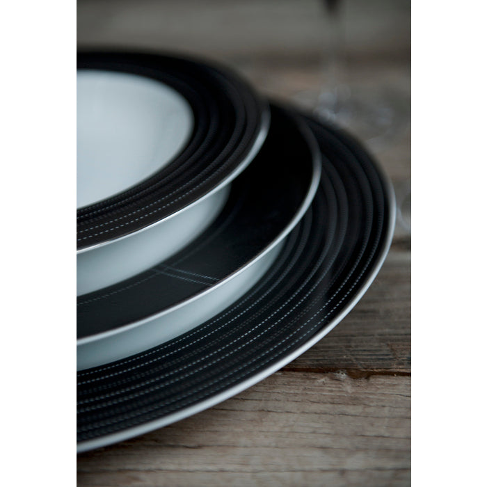 Magnor Lerkruka djup hög. Mörk 23 cm.