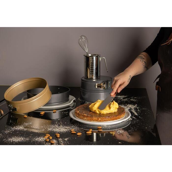 Modern House bAYk Kakfat med springform och lock D26 cm-Holykitchen