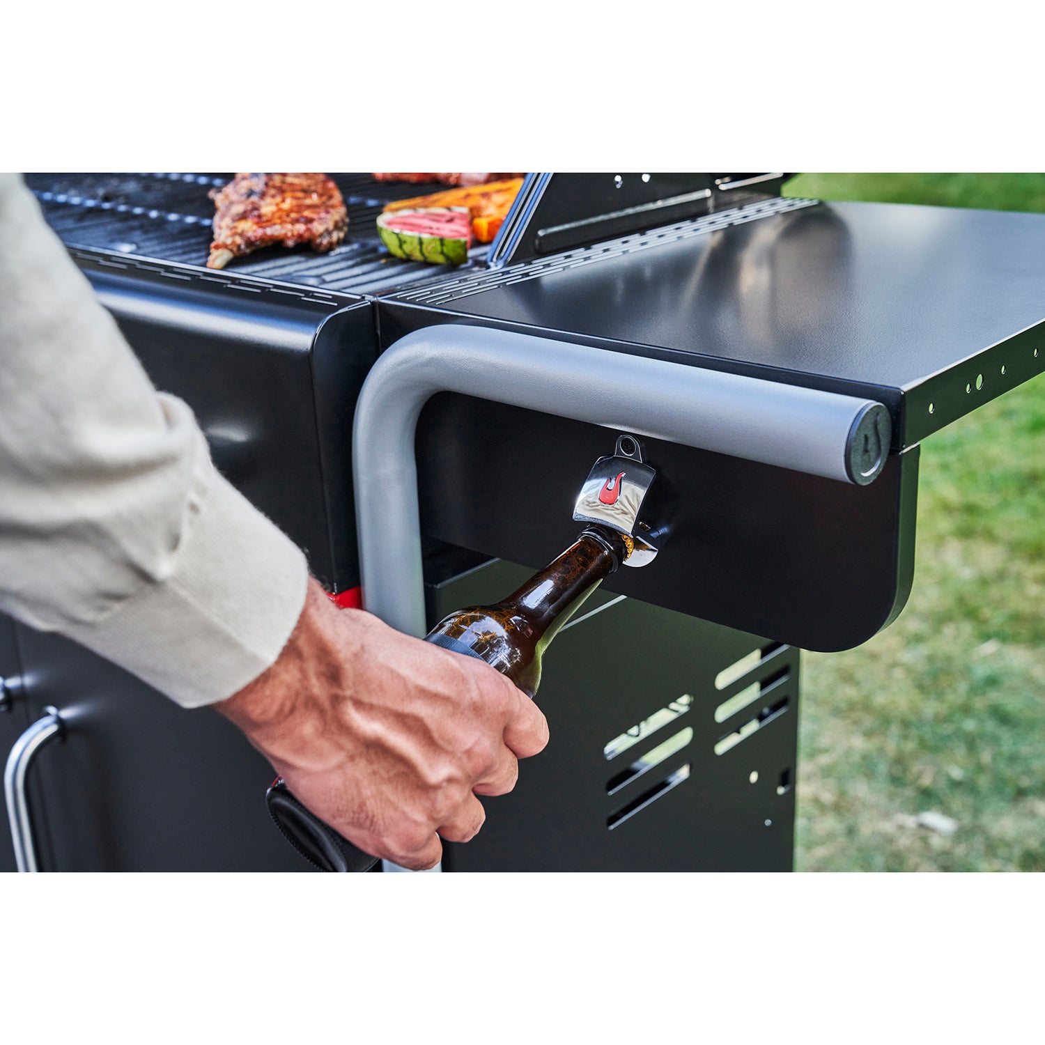 Char-Broil Hybridgrill Gas2Coal 2.0 3+1 Brännare 140925-Holykitchen
